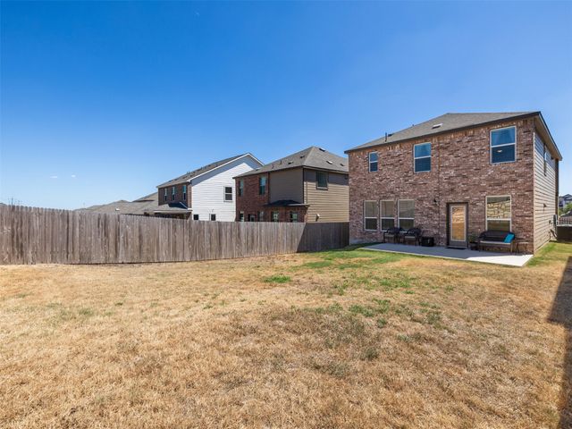 7106 Summer Tanager DR 18, Austin, TX 78744