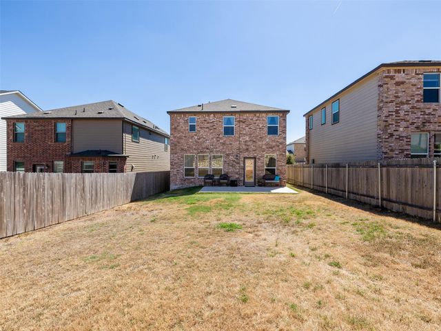 7106 Summer Tanager DR 18, Austin, TX 78744