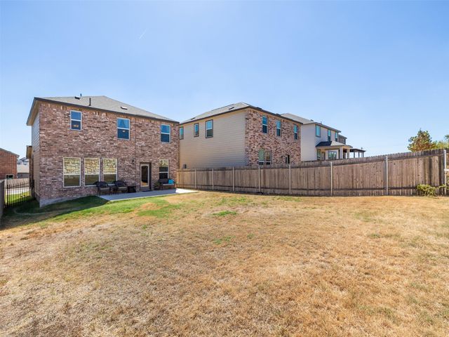 7106 Summer Tanager DR 18, Austin, TX 78744