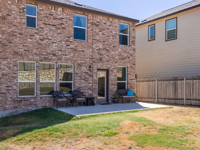 7106 Summer Tanager DR 18, Austin, TX 78744