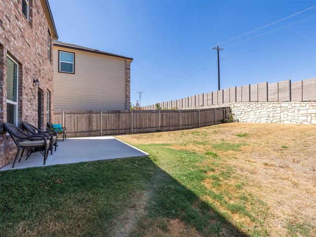 7106 Summer Tanager DR 18, Austin, TX 78744
