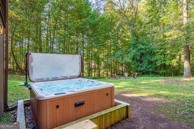 137 Ridge Crest Court, Ellijay, GA 30540