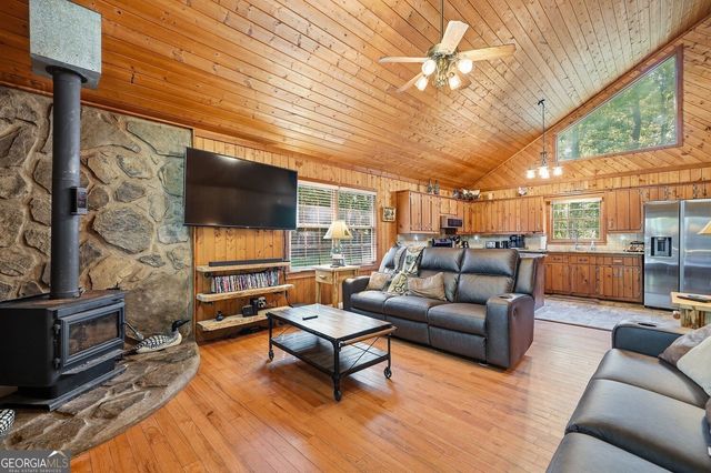 137 Ridge Crest Court, Ellijay, GA 30540
