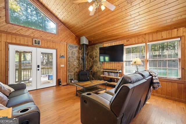137 Ridge Crest Court, Ellijay, GA 30540