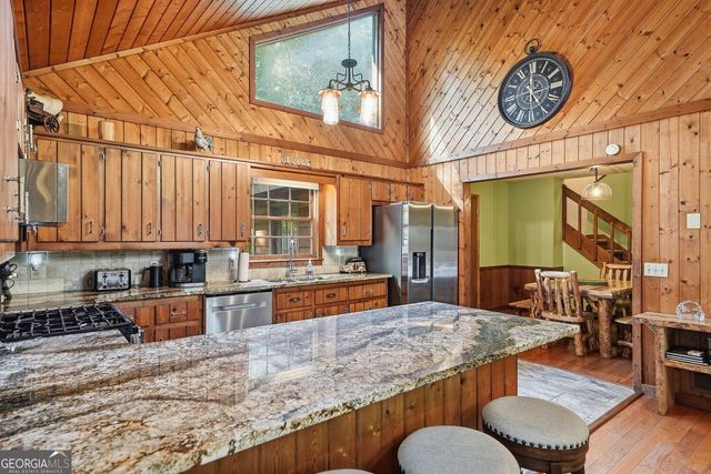 137 Ridge Crest Court, Ellijay, GA 30540