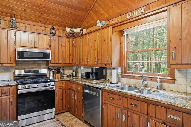 137 Ridge Crest Court, Ellijay, GA 30540