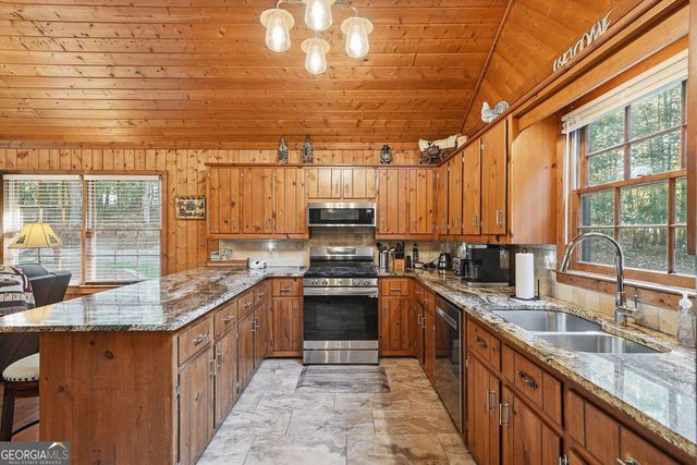 137 Ridge Crest Court, Ellijay, GA 30540