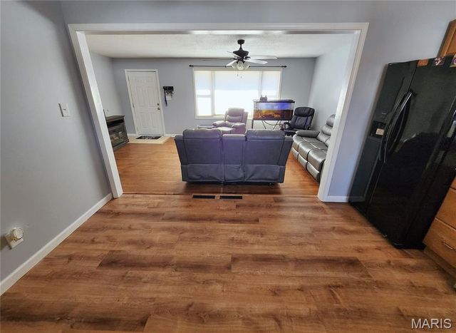 2415 WOODLAWN Avenue, Granite City, IL 62040