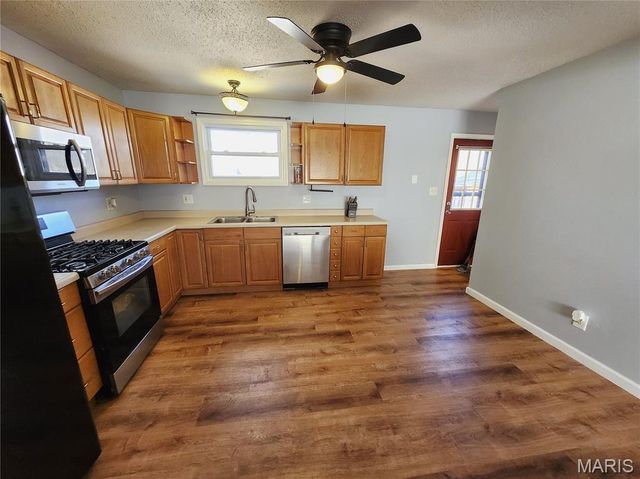 2415 WOODLAWN Avenue, Granite City, IL 62040