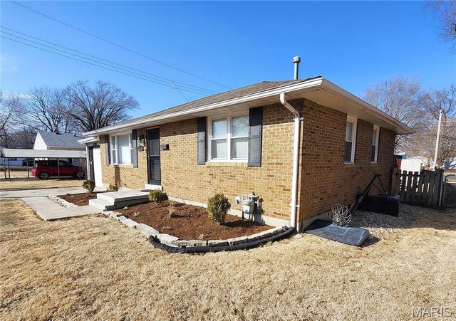 2415 WOODLAWN Avenue, Granite City, IL 62040