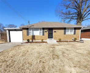 2415 WOODLAWN Avenue, Granite City, IL 62040