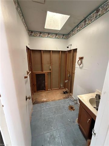208 Ridge RD, Poquoson, VA 23662