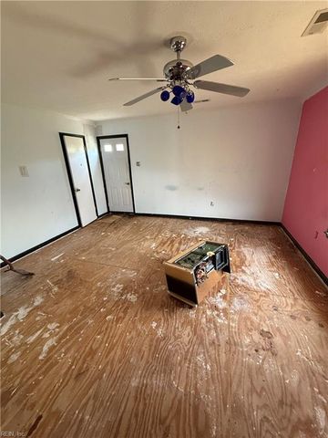 208 Ridge RD, Poquoson, VA 23662