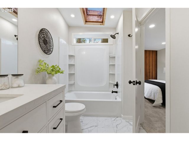 37308 HIGHWAY 58, Pleasant Hill, OR 97455