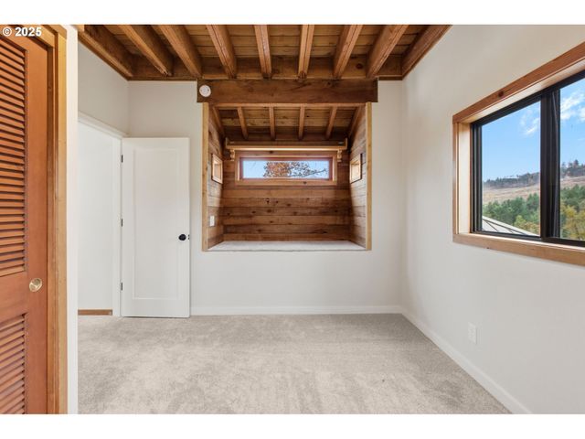 37308 HIGHWAY 58, Pleasant Hill, OR 97455