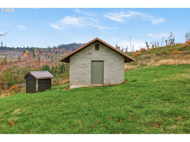 37308 HIGHWAY 58, Pleasant Hill, OR 97455