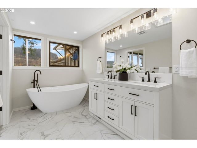 37308 HIGHWAY 58, Pleasant Hill, OR 97455