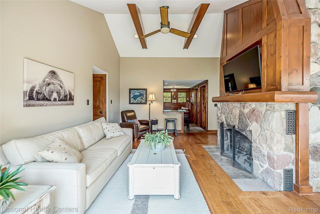 3847 Jackson Boulevard, White Lake Charter Township, MI 48383
