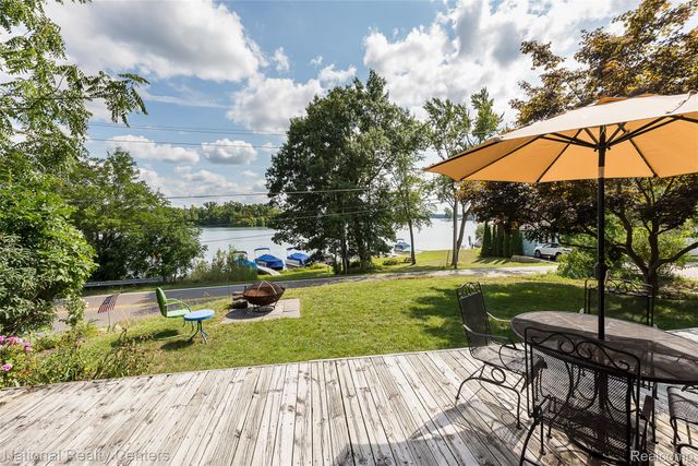 3847 Jackson Boulevard, White Lake Charter Township, MI 48383
