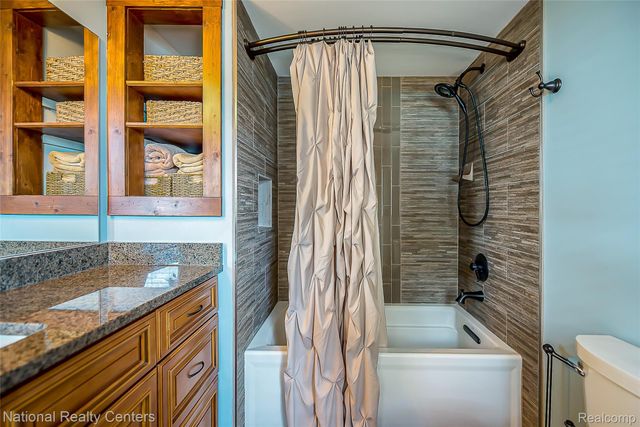 3847 Jackson Boulevard, White Lake Charter Township, MI 48383
