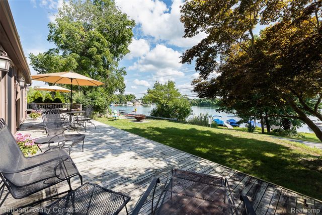 3847 Jackson Boulevard, White Lake Charter Township, MI 48383