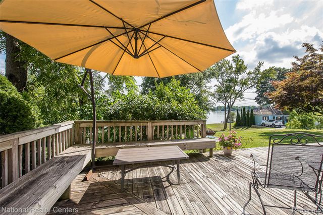 3847 Jackson Boulevard, White Lake Charter Township, MI 48383