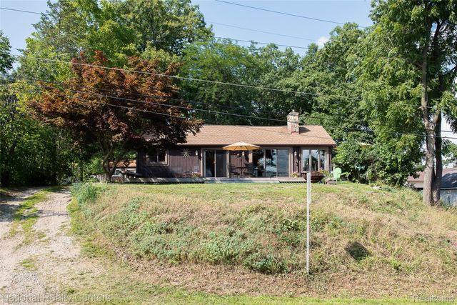 3847 Jackson Boulevard, White Lake Charter Township, MI 48383