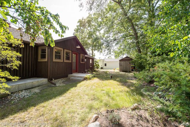 3847 Jackson Boulevard, White Lake Charter Township, MI 48383