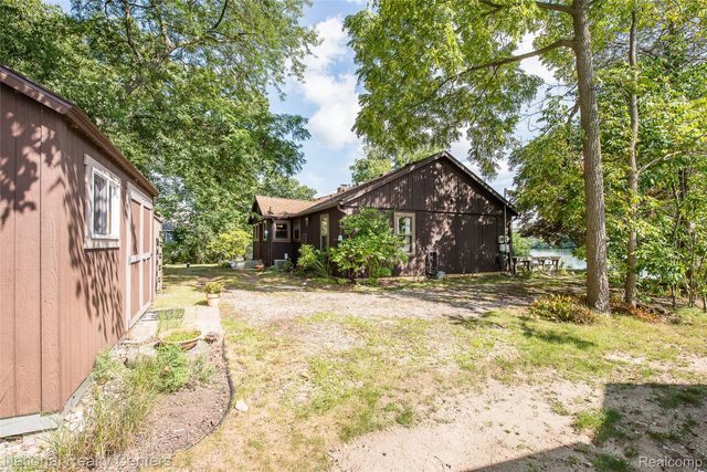 3847 Jackson Boulevard, White Lake Charter Township, MI 48383