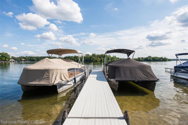 3847 Jackson Boulevard, White Lake Charter Township, MI 48383