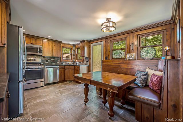 3847 Jackson Boulevard, White Lake Charter Township, MI 48383