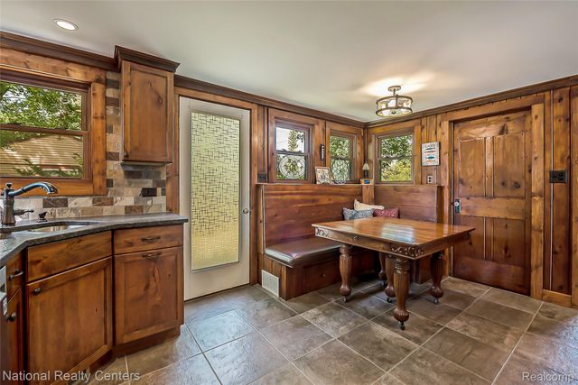 3847 Jackson Boulevard, White Lake Charter Township, MI 48383