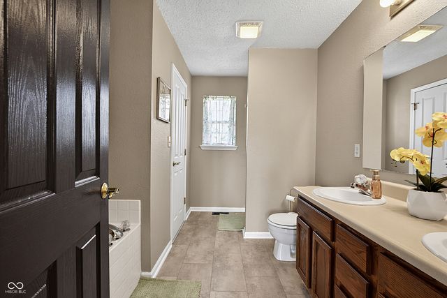 19406 Rocky Beach Drive, Noblesville, IN 46062