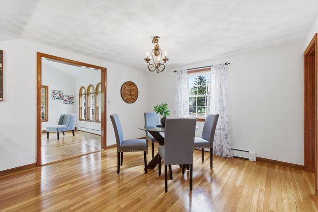 3 Juniper St, Burlington, MA 01803