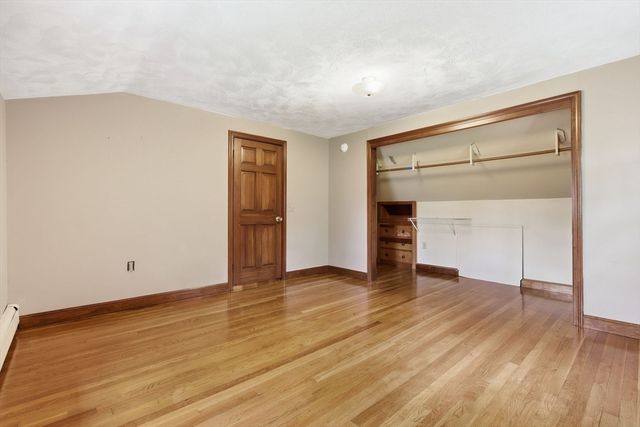3 Juniper St, Burlington, MA 01803