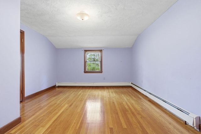 3 Juniper St, Burlington, MA 01803
