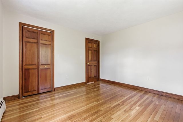 3 Juniper St, Burlington, MA 01803