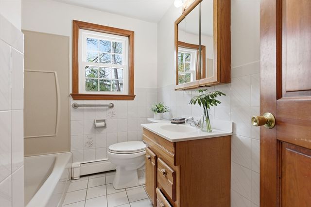 3 Juniper St, Burlington, MA 01803