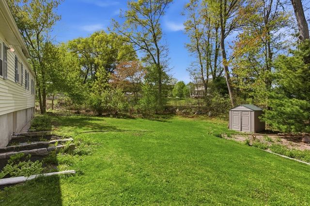 3 Juniper St, Burlington, MA 01803