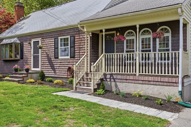3 Juniper St, Burlington, MA 01803