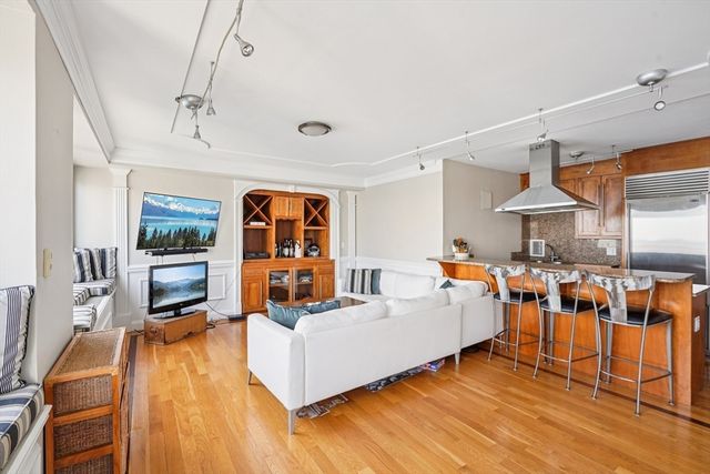 65 East India Row PHE, Boston, MA 02110