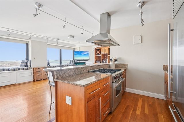 65 East India Row PHE, Boston, MA 02110