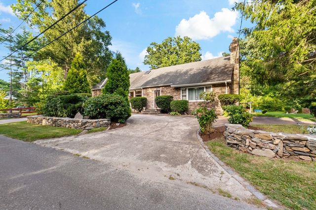 16 Martin Street, Rehoboth, MA 02769