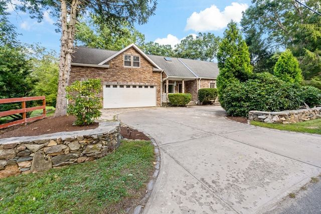 16 Martin Street, Rehoboth, MA 02769