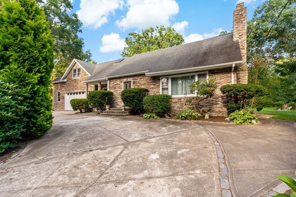 16 Martin Street, Rehoboth, MA 02769
