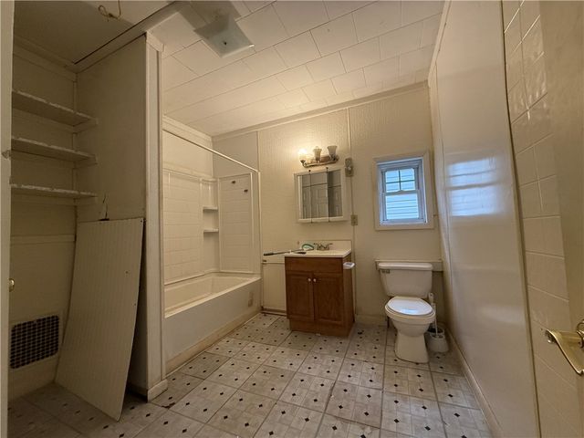 311 E Reynolds St, New Castle, PA 16101