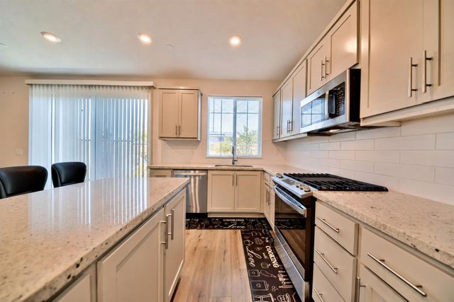 1931 Everest Pl, Tracy, CA 95377