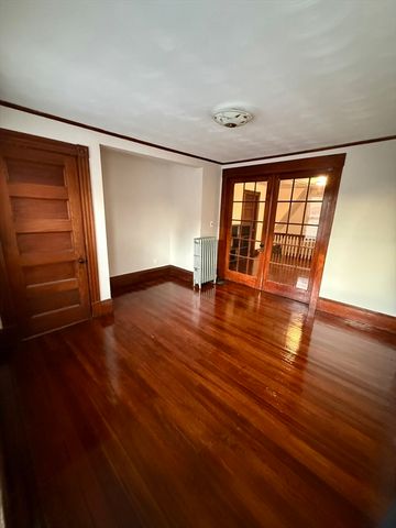 397 Crescent 2, Waltham, MA 02453