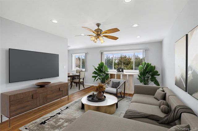 355 Route 111 23, Smithtown, NY 11787