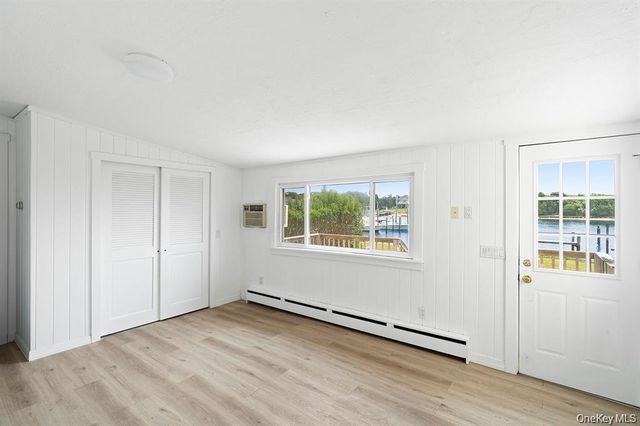 35 c Gardners Lane Main House, Hampton Bays, NY 11946